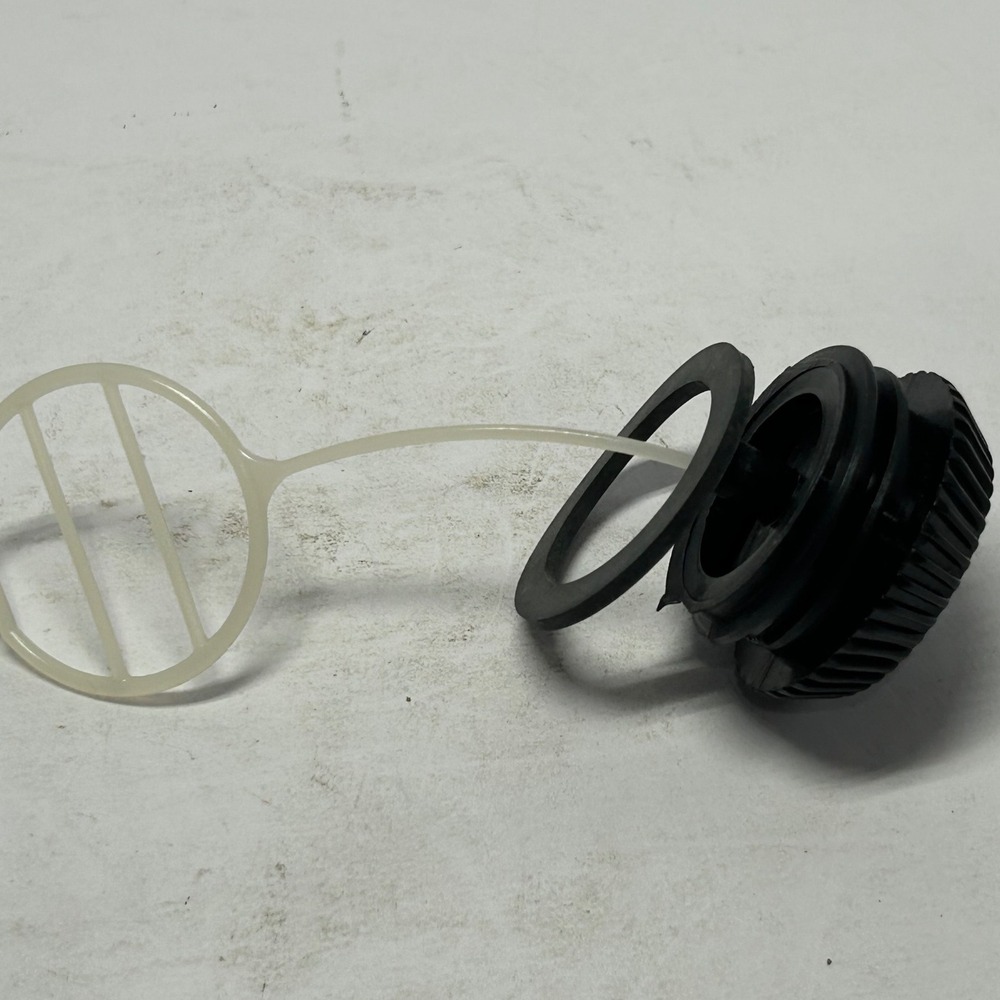 Poulan Fuel Gas Cap with Gasket and Retainer 505312226 Black Replacement Part
